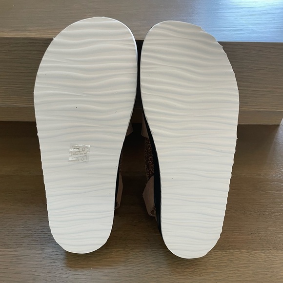 Aetrex Adrianna Adjustable Quarter Strap in Taupe - Picture 3 of 5